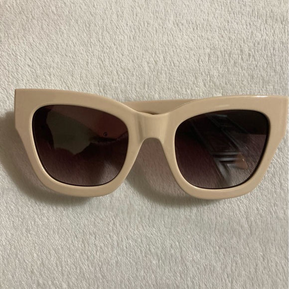 QUAY Sunglasses By the Way main image 8